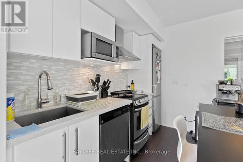 304 - 58 Orchard View Boulevard, Toronto, ON - Indoor Photo Showing Kitchen With Upgraded Kitchen