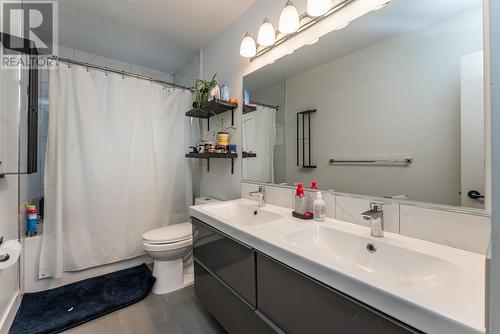 943 Vedder Crescent, Prince George, BC - Indoor Photo Showing Bathroom