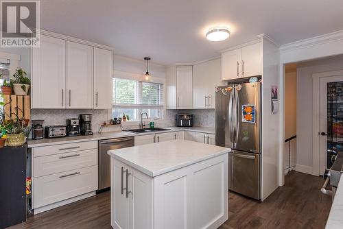 943 Vedder Crescent, Prince George, BC - Indoor Photo Showing Kitchen