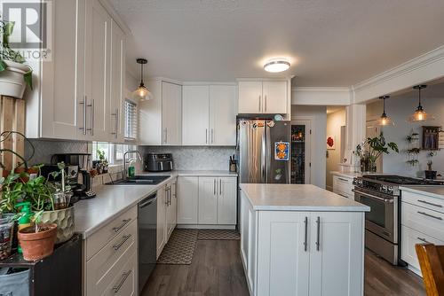 943 Vedder Crescent, Prince George, BC - Indoor Photo Showing Kitchen