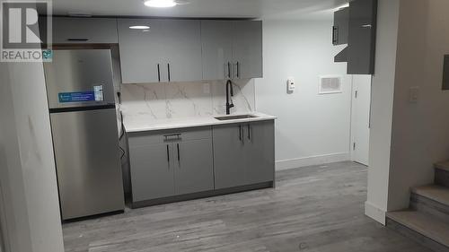 745 York Ave, Kamloops, BC - Indoor Photo Showing Kitchen