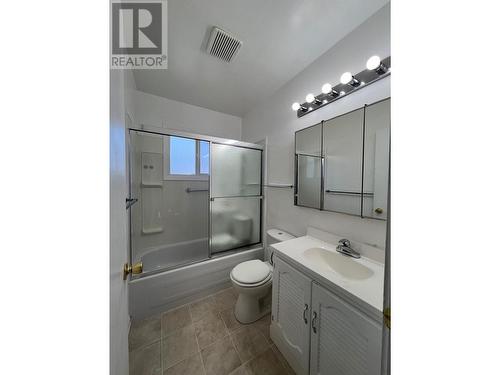 1746 Happyvale Avenue, Kamloops, BC - Indoor Photo Showing Bathroom