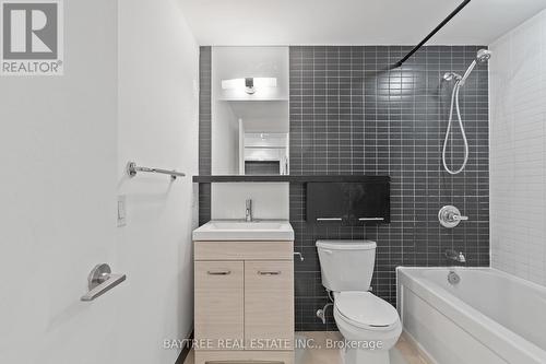 2308 - 25 Carlton Street, Toronto, ON - Indoor Photo Showing Bathroom