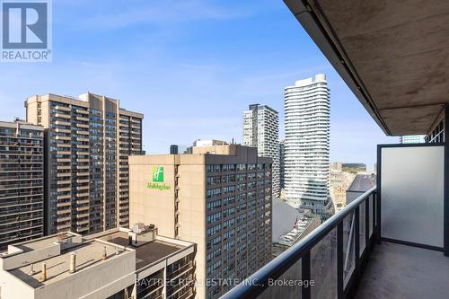 2308 - 25 Carlton Street, Toronto, ON - Outdoor