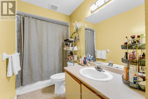 15 Lenthall Avenue, Toronto, ON - Indoor Photo Showing Bathroom