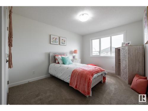 980 Daniels Lo Sw, Edmonton, AB - Indoor Photo Showing Bedroom