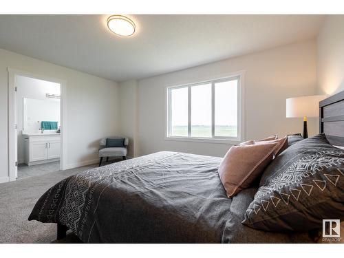 980 Daniels Lo Sw, Edmonton, AB - Indoor Photo Showing Bedroom