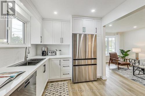 37 Avis Crescent, Toronto, ON - Indoor Photo Showing Kitchen With Double Sink With Upgraded Kitchen