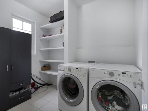 272 Fraser Wy Nw, Edmonton, AB - Indoor Photo Showing Laundry Room