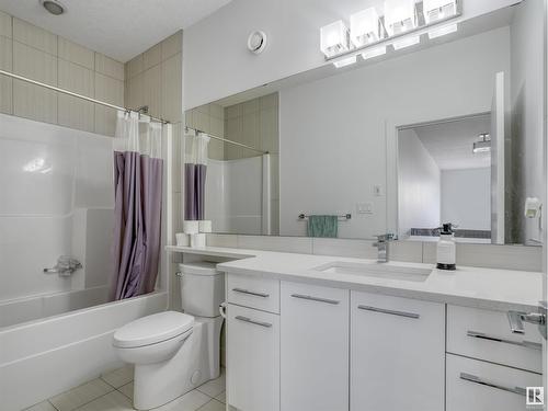 272 Fraser Wy Nw, Edmonton, AB - Indoor Photo Showing Bathroom