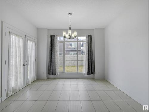 272 Fraser Wy Nw, Edmonton, AB - Indoor Photo Showing Other Room