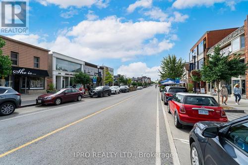 196 Nelson Street, Oakville, ON - Outdoor