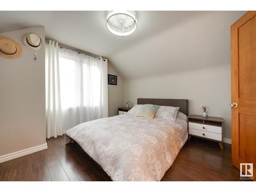 10930 66 Av Nw, Edmonton, AB - Indoor Photo Showing Bedroom