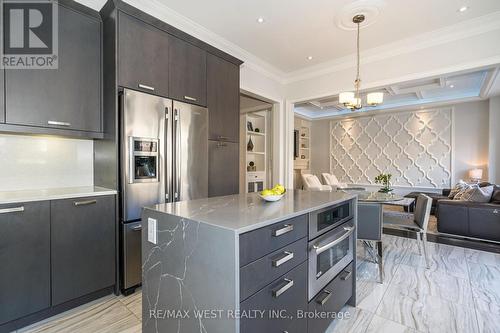 30 Garyscholl Road, Vaughan, ON - Indoor Photo Showing Kitchen With Upgraded Kitchen