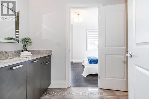 30 Garyscholl Road, Vaughan, ON - Indoor Photo Showing Bathroom