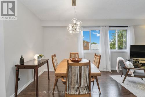 49 - 30 Clarendon Crescent, London, ON - Indoor Photo Showing Dining Room