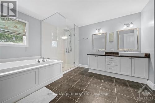 442 Landswood Way, Ottawa, ON - Indoor Photo Showing Bathroom