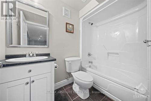 442 Landswood Way, Ottawa, ON - Indoor Photo Showing Bathroom