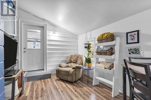 247 East Street, London, ON - Indoor