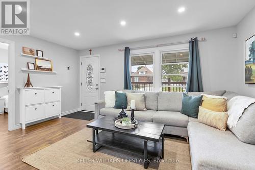 247 East Street, London, ON - Indoor Photo Showing Living Room