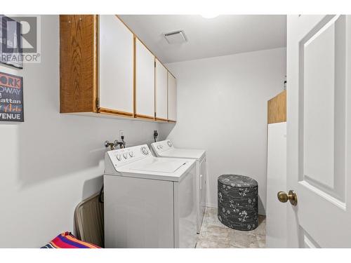 1534 Lawrence Avenue Unit# 202, Kelowna, BC - Indoor Photo Showing Laundry Room