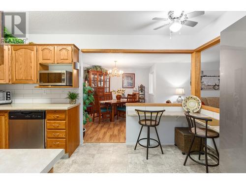 1534 Lawrence Avenue Unit# 202, Kelowna, BC - Indoor Photo Showing Kitchen