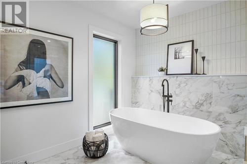 346 Snyders Road East, Baden, ON - Indoor Photo Showing Bathroom