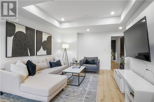 346 Snyders Road East, Baden, ON - Indoor Photo Showing Living Room