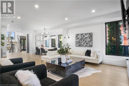 346 Snyders Road East, Baden, ON - Indoor Photo Showing Living Room