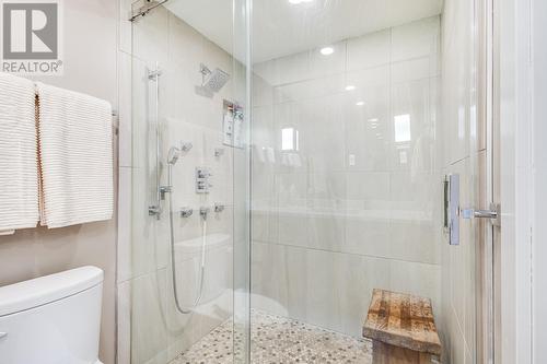 1088 Sunset Drive Unit# 633, Kelowna, BC - Indoor Photo Showing Bathroom