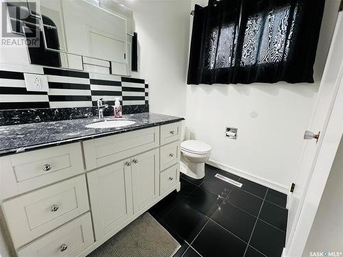 1671 Winnie Street, Swift Current, SK - Indoor Photo Showing Bathroom