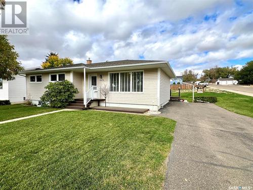 1671 Winnie Street, Swift Current, SK - Outdoor