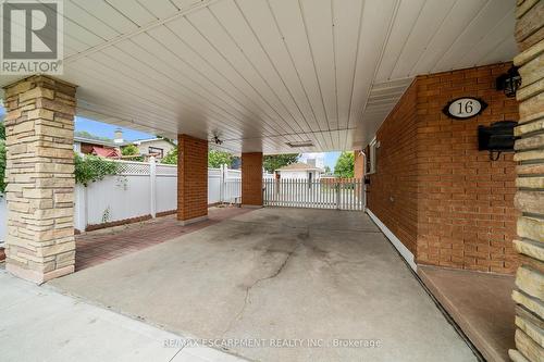 16 Lawrence Avenue, Hamilton, ON - Outdoor With Exterior