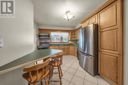 16 Lawrence Avenue, Hamilton, ON - Indoor Photo Showing Kitchen