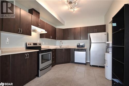 Kitchen - 175 Stanley Street Street Unit# 11, Barrie, ON - Indoor Photo Showing Kitchen