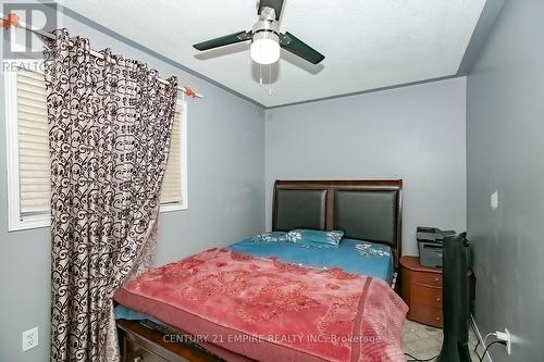 4 Lake Louise Drive, Brampton, ON - Indoor Photo Showing Bedroom