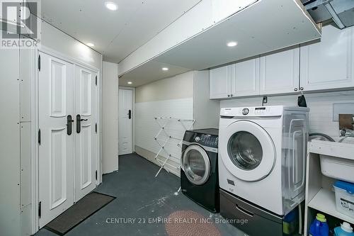 4 Lake Louise Drive, Brampton, ON - Indoor Photo Showing Laundry Room