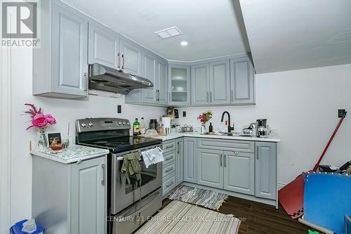 4 Lake Louise Drive, Brampton, ON - Indoor Photo Showing Kitchen