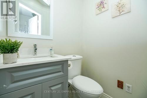 4 Lake Louise Drive, Brampton, ON - Indoor Photo Showing Bathroom