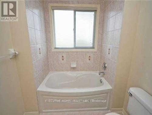 4010 Coachman Circle, Mississauga, ON - Indoor Photo Showing Bathroom