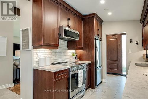 380 Duncombe Drive, Burlington, ON - Indoor Photo Showing Kitchen