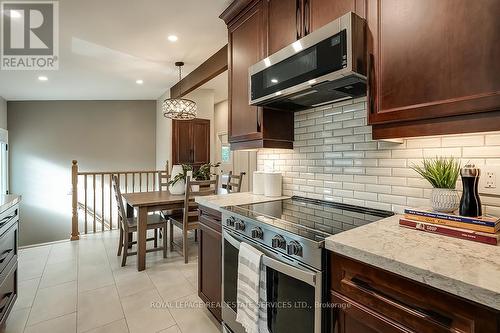 380 Duncombe Drive, Burlington, ON - Indoor Photo Showing Kitchen With Upgraded Kitchen