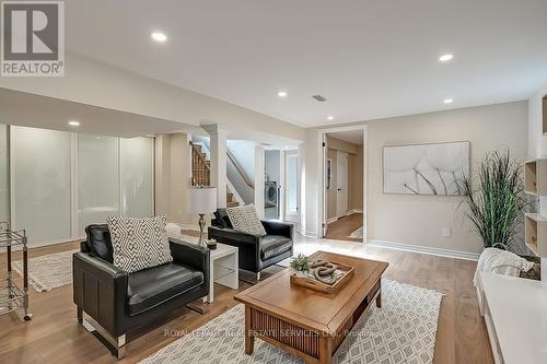 380 Duncombe Drive, Burlington, ON - Indoor Photo Showing Living Room