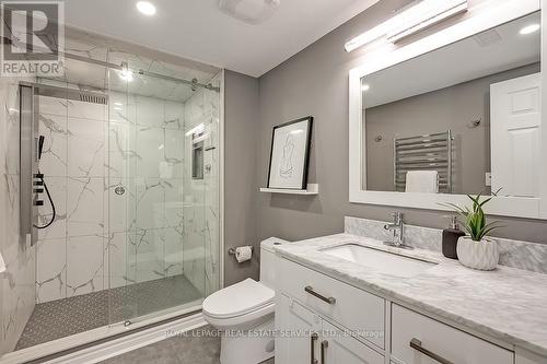 380 Duncombe Drive, Burlington, ON - Indoor Photo Showing Bathroom