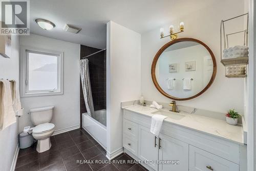 18 Harkness Drive, Whitby, ON - Indoor Photo Showing Bathroom