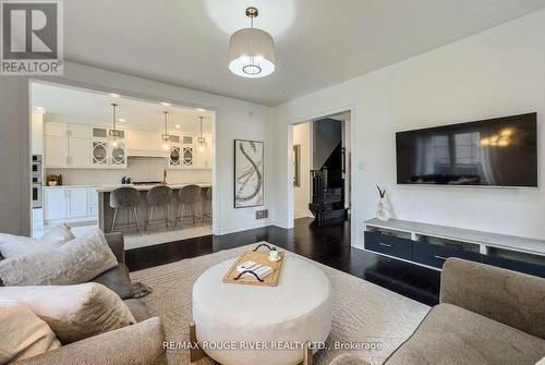 18 Harkness Drive, Whitby, ON - Indoor Photo Showing Living Room