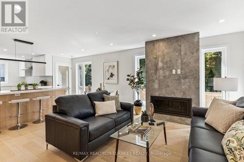 31 Kennedy Street W, Aurora, ON - Indoor Photo Showing Living Room With Fireplace