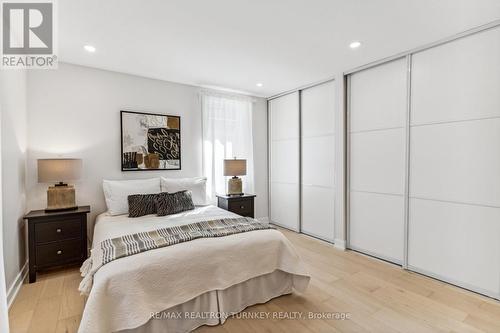 31 Kennedy Street W, Aurora, ON - Indoor Photo Showing Bedroom