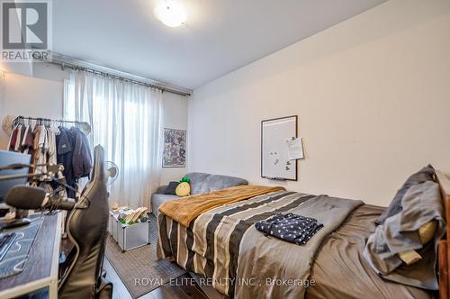 7 Goldeneye Drive, East Gwillimbury, ON - Indoor Photo Showing Bedroom