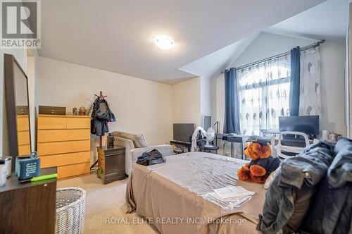 7 Goldeneye Drive, East Gwillimbury, ON - Indoor Photo Showing Bedroom